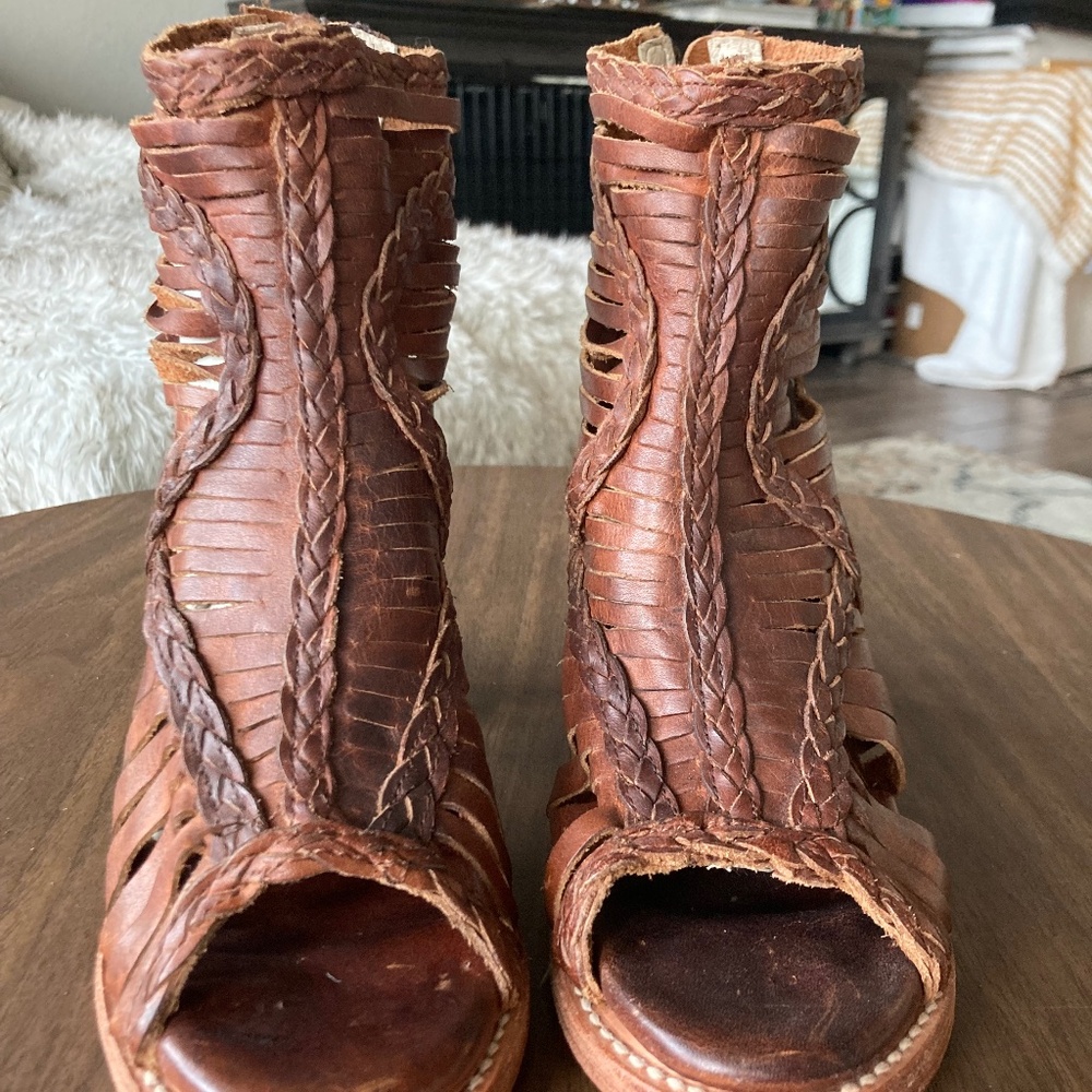 Freebird Bella sandal bootie- NEW! Size 7